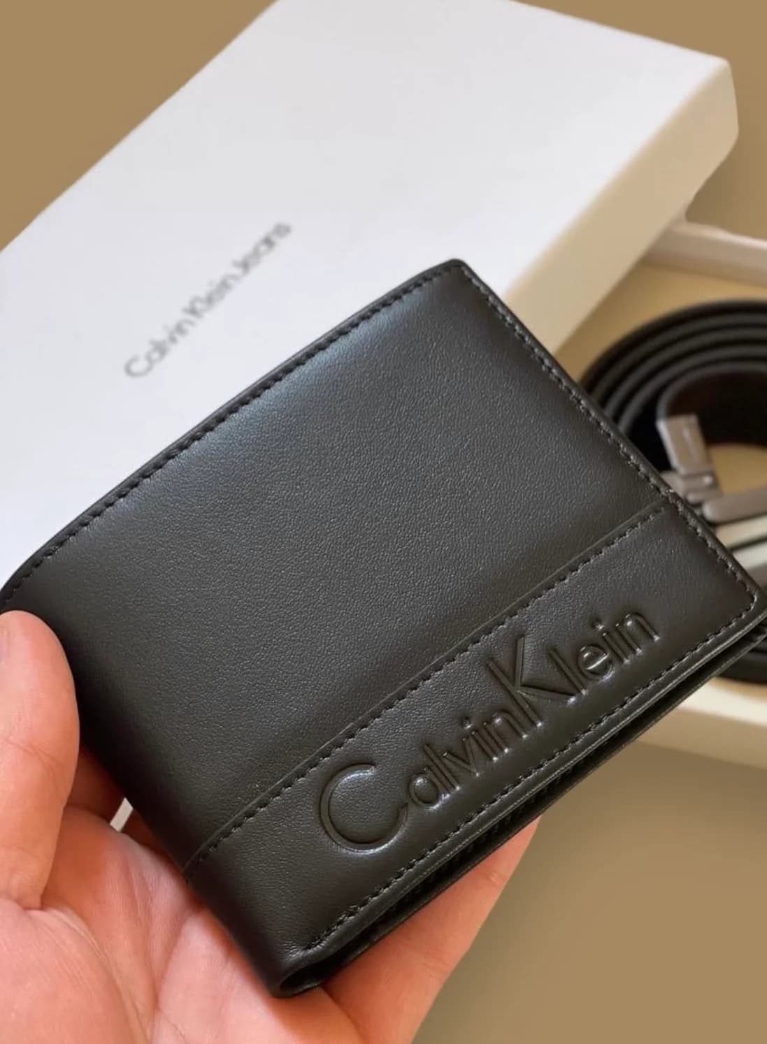 محفظة Calvin Klein
